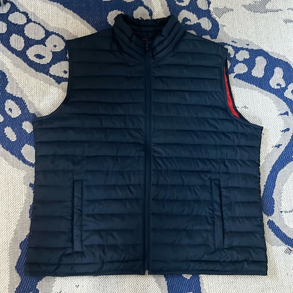 Gap lightweight puffer vest - Picture 1 of 2